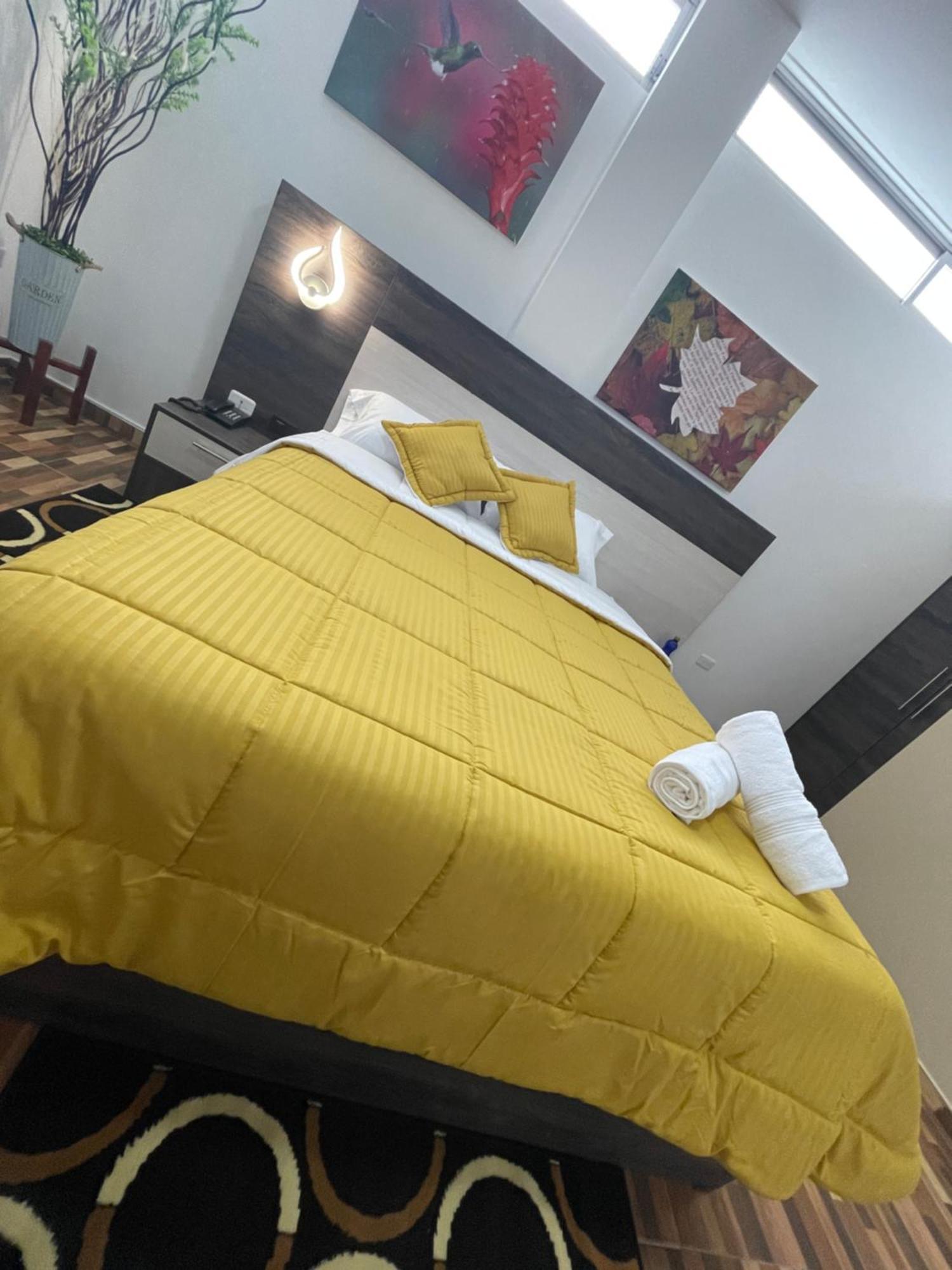 Sara Hotel Ibarra Bagian luar foto