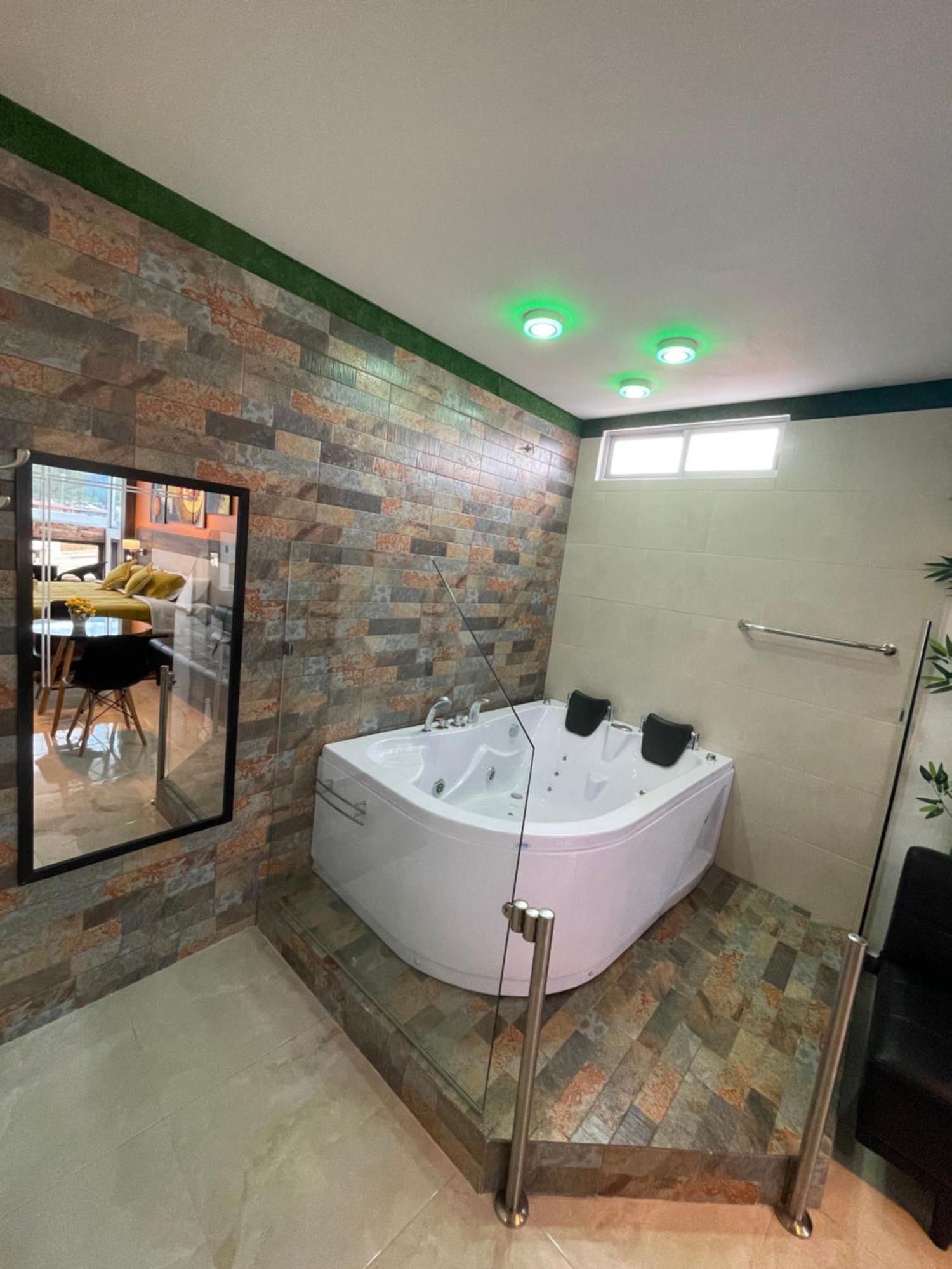 Sara Hotel Ibarra Bagian luar foto